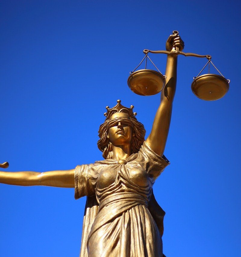 W czym potrafi nam pomóc radca prawny? W których rozprawach i w jakich płaszczyznach prawa wesprze nam radca prawny?